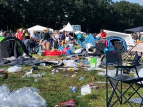 De afvalberg is er niet minder op geworden op de Pukkelpopcampings: “Die klimaatmarsen hebben geen effect”