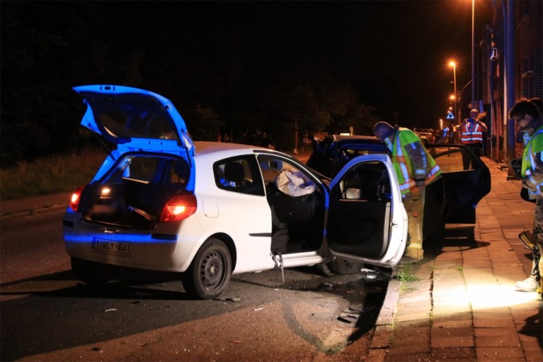 Kat veroorzaakt zwaar ongeval: twee voertuigen tot schroot herleid