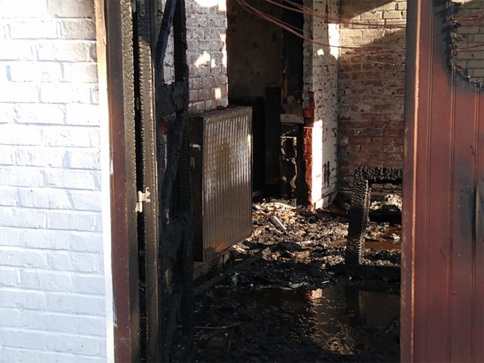 Bewoner zwaar verbrand bij uitslaande brand in huis