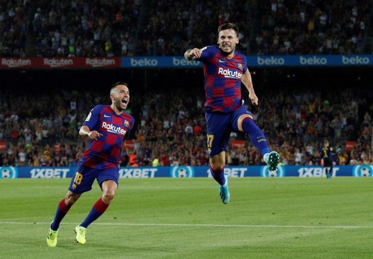 Barcelona rolt Betis Sevilla op in tweede helft, maar krijgt wel wereldgoal tegen