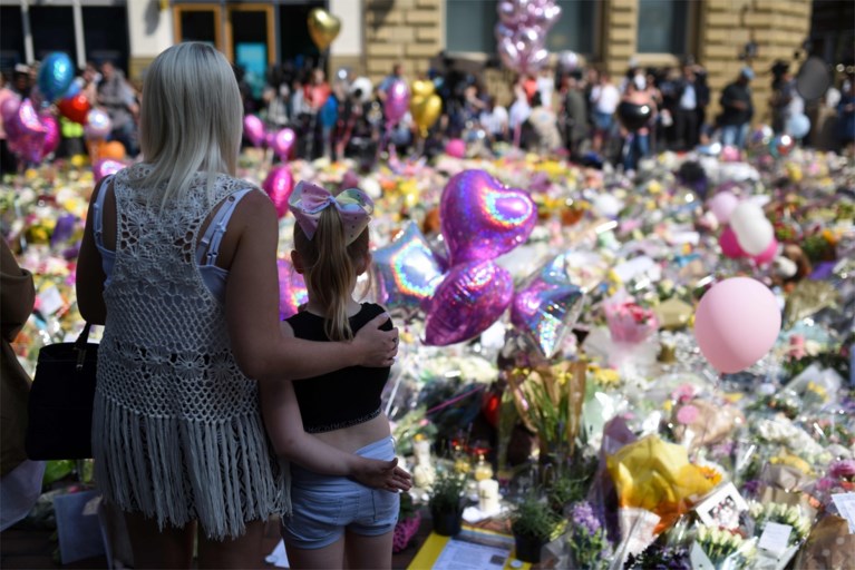 Ariana Grande sprakeloos bij terugkeer naar Manchester