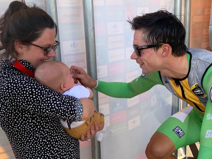 Primoz Roglic slaat toe in tijdrit Vuelta, ritzege en leidersplaats voor Sloveen van Jumbo-Visma
