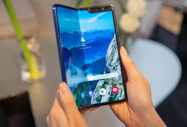 Gevoel bestrating Ananiver Wie een plooibare smartphone in België dacht te kopen, is eraan voor de  moeite: Samsung en Huawei laten ons land links liggen | Het Nieuwsblad  Mobile