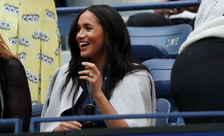 Tennisfans zien opmerkelijke oorzaak van nederlaag Serena Williams: “Meghan Markle brengt ongeluk”
