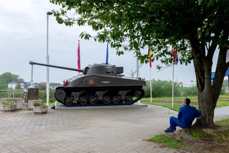 75 jaar later volgt Etienne de route waarmee zijn vader Robert de bevrijding van Antwerpen inzette