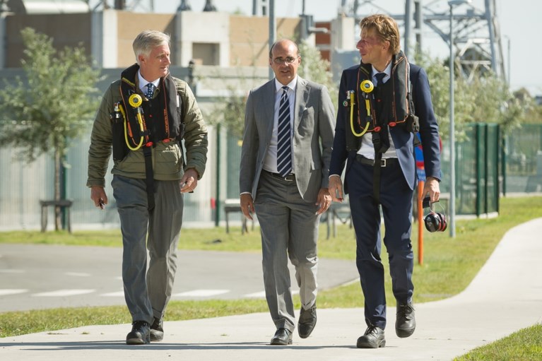 Koning Filip bezoekt eerste stopcontact op Noordzee