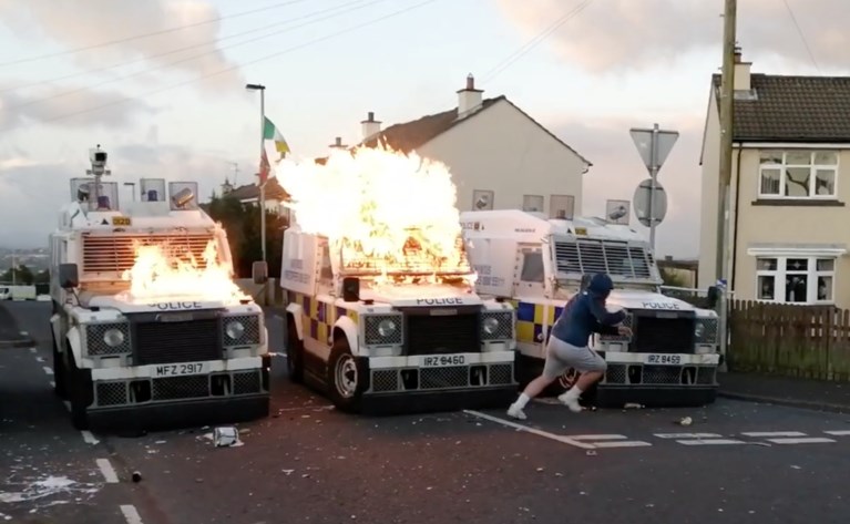 De bom die wijkagenten moest doden: dreigende Brexit doet geweld weer oplaaien in Noord-Ierland
