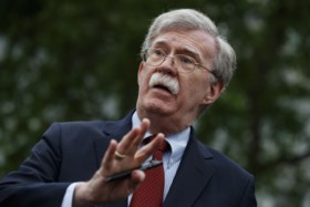 Donald Trump ontslaat nationaal veiligheidsadviseur John Bolton, maar die heeft andere versie van de feiten