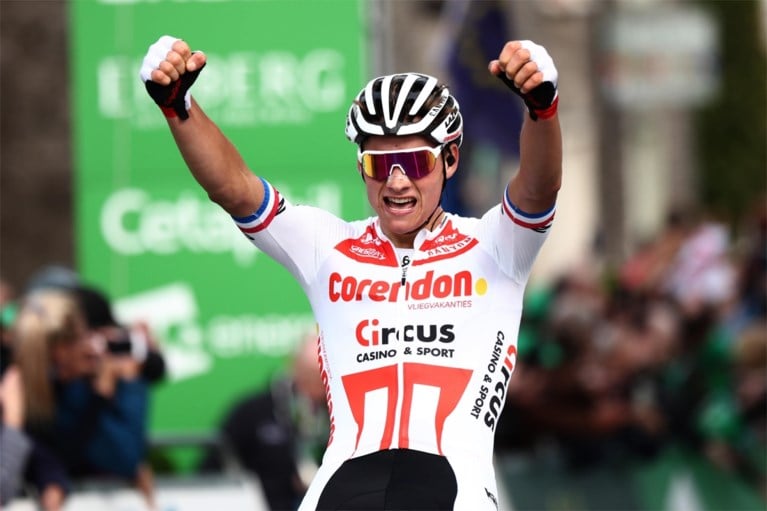 Helemaal klaar voor het WK: Mathieu van der Poel overrompelt tegenstand in de Ronde van Groot-Brittannië