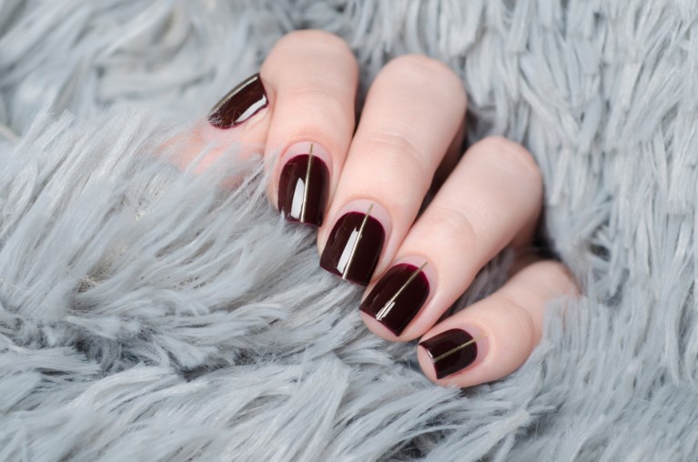 Bruin, brons en beestig: nagellaktrends voor de herfst