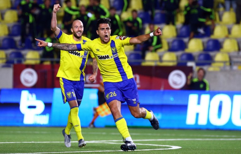 Drama voor Waasland-Beveren in slotseconden, heerlijke knal van Teixeira bezorgt STVV een punt