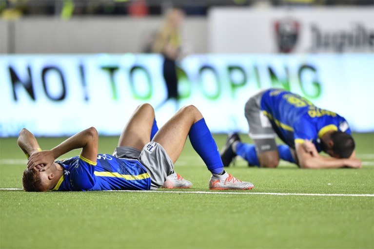 Drama voor Waasland-Beveren in slotseconden, heerlijke knal van Teixeira bezorgt STVV een punt