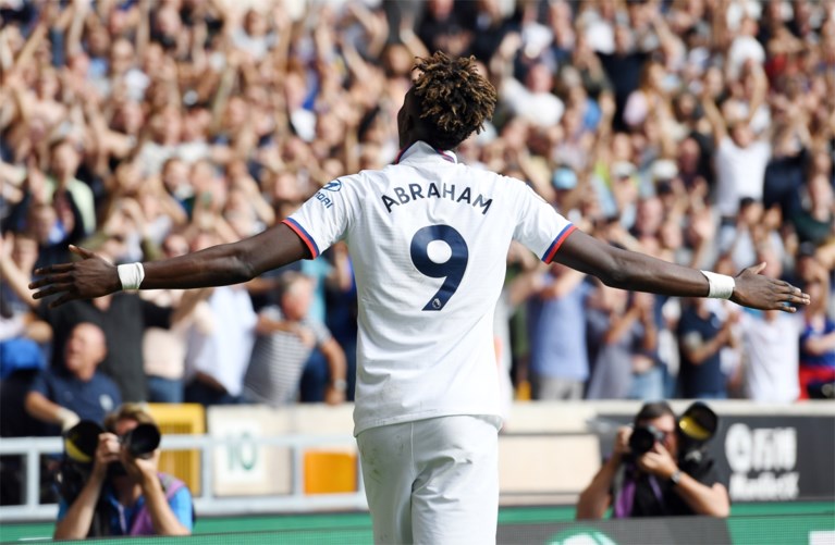 Chelsea-aanvaller Tammy Abraham steelt de show in Engeland met hattrick en owngoal tegen Leander Dendoncker, Tottenham haalt uit in derby