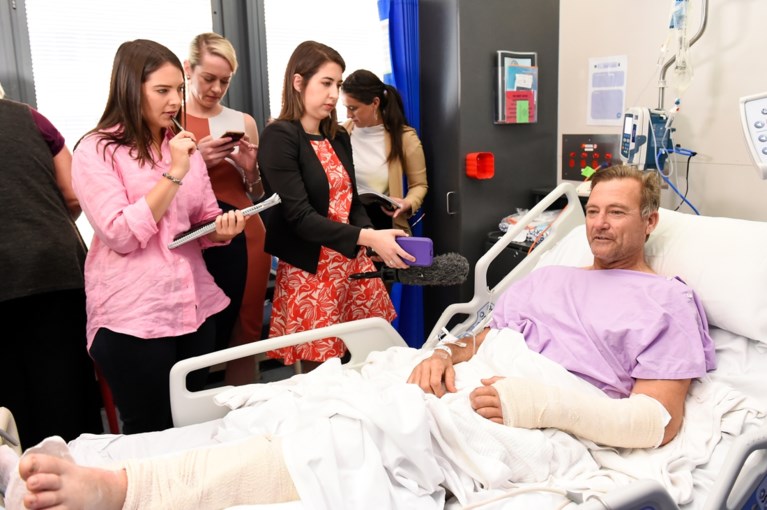 Australische man kruipt twee dagen lang naar redding na val van waterval: “Ik moest mijn gebroken been dragen”
