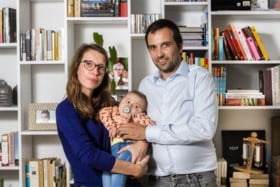 Ouders van baby Pia hopen nog dit jaar levensreddend spuitje toe te dienen: “Het zou het perfecte kerstcadeau zijn”