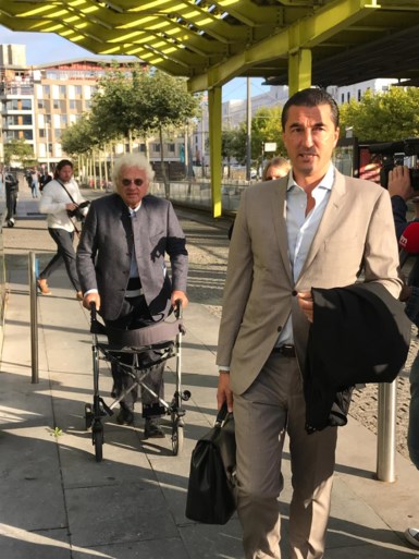 Uroloog Bo Coolsaet Verschijnt Met Rollator Voor De Rechter Antwerpen Het Nieuwsblad Mobile