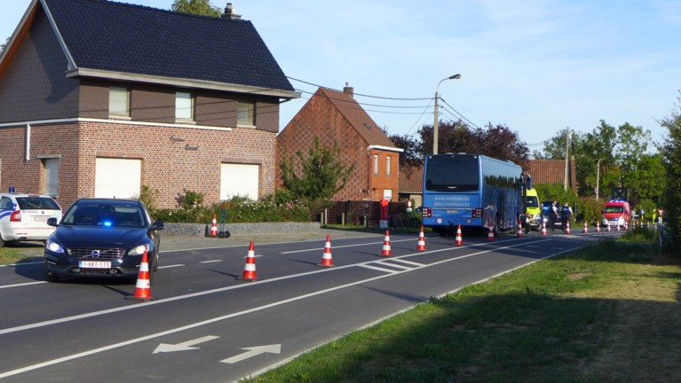 Zestiger op elektrische fiets overleeft ongeval met bus niet