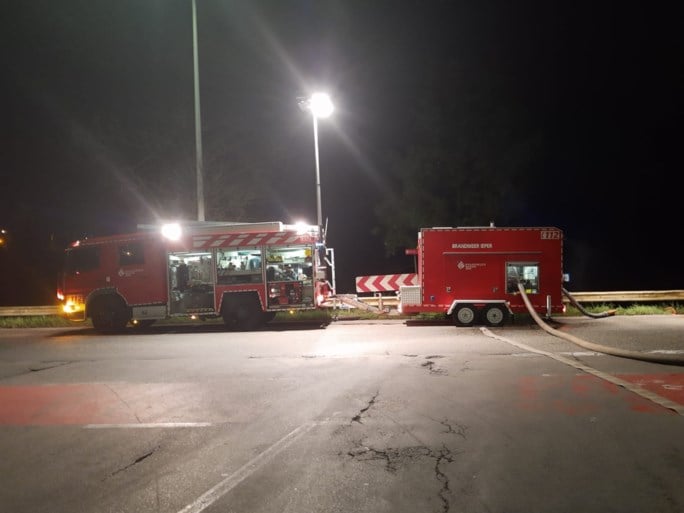 62 brandweerlieden ingezet om zware brand in wafelfabriek te bestrijden