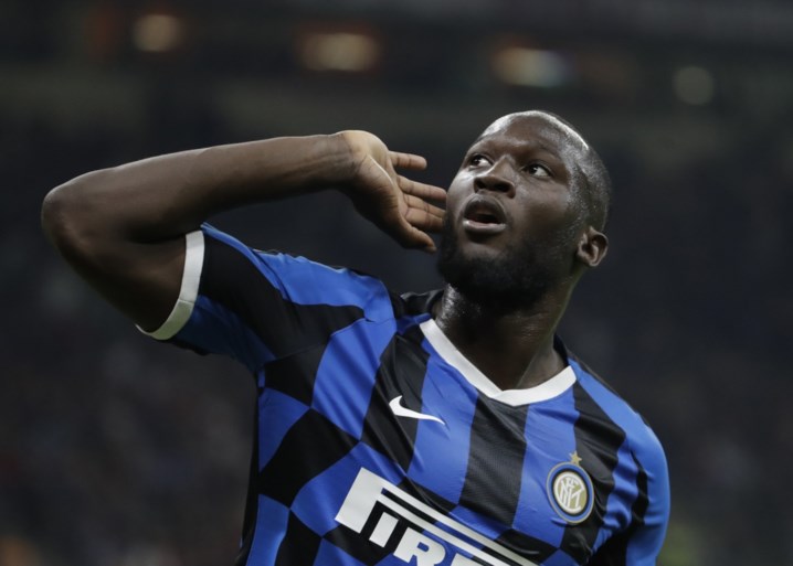 Romelu Lukaku scoort in Derby della Madonnina, Inter blijft ongeslagen aan de leiding