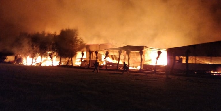 Zware brand legt schrijnwerkerij in Opwijk helemaal in de as