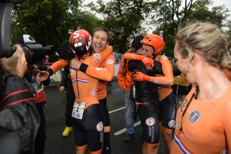 Nederland maakt favorietenrol waar en is allereerste wereldkampioen Mixed Team Relay