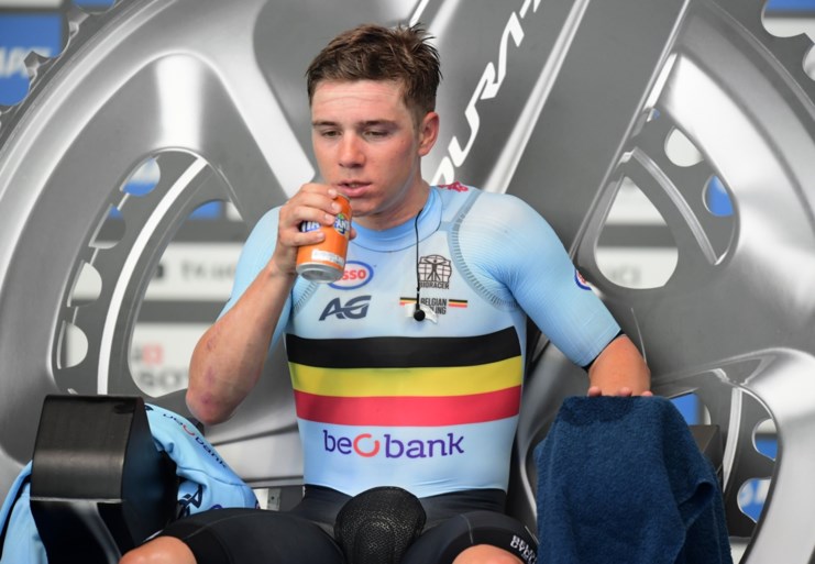 Rohan Dennis verlengt titel op WK tijdrijden, Remco Evenepoel vliegt naar een schitterende zilveren medaille
