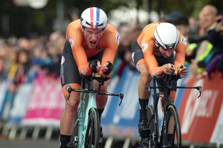 Nederland maakt favorietenrol waar en is allereerste wereldkampioen Mixed Team Relay