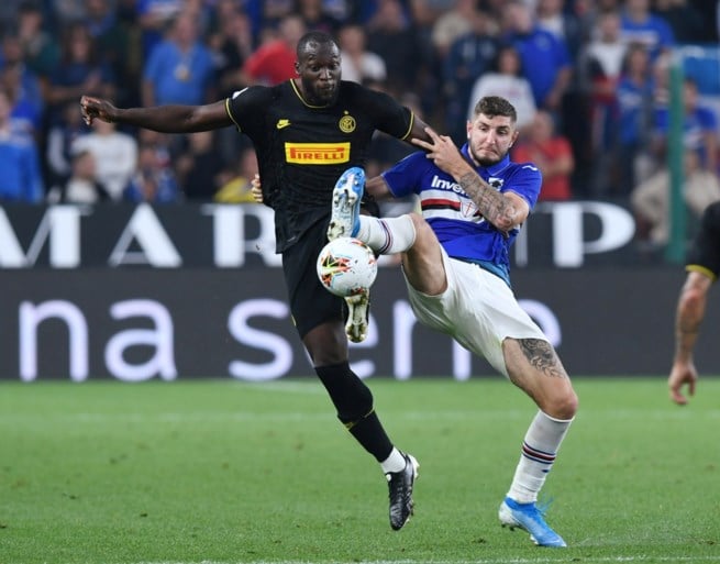 Invaller Romelu Lukaku blijft met Inter foutloos in Serie A, Alexis Sanchez scoort en pakt rood
