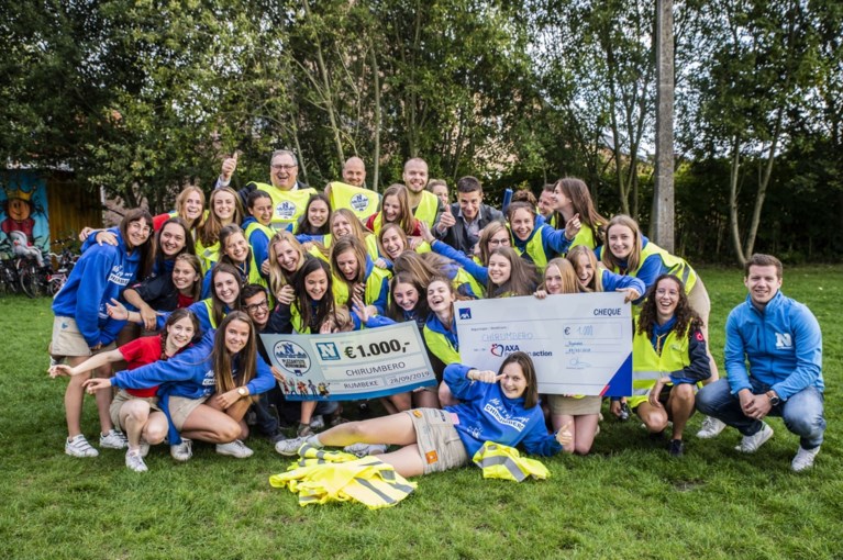 Zo geweldig is de Plezantste Vereniging van Vlaanderen: Chiro Rumbeke neemt haar prijs in ontvangst tijdens spetterend feest