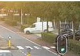 Politie zoekt witte bestelwagen die gebruikt werd als vluchtauto na moord op Nederlandse advocaat
