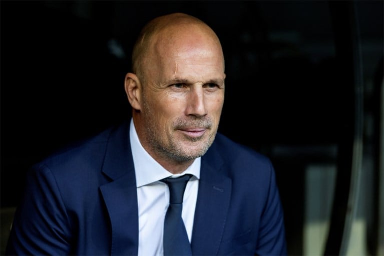 Club Brugge-trainer Philippe Clement wuift klachten over “verre verplaatsing” van AA Gent weg: “Dan wordt het een soep”
