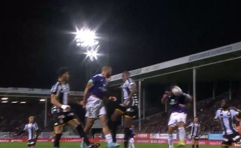 Opnieuw pech voor Anderlecht: VAR keurt doelpunt van Chadli in Charleroi onbegrijpelijk af