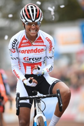 Nederlandse Ceylin del Carmen Alvarado pakt de zege in Berencross Meulebeke