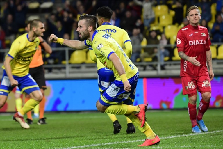 Feest op de Freethiel: Waasland-Beveren pakt tegen Oostende eerste zege