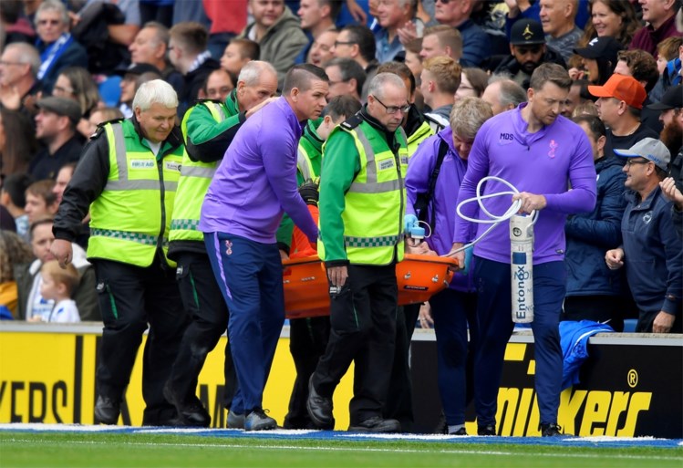 Dramatische namiddag voor Tottenham: kansloze nederlaag en zware blessure voor doelman Hugo Lloris na flater