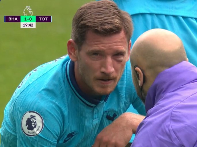 Dramatische namiddag voor Tottenham: kansloze nederlaag en zware blessure voor doelman Hugo Lloris na flater