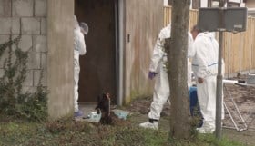 Welke rol spelen moeder (39) en dochter (18) bij verdwijning Johan (56)? Speurders zochten bloedsporen in garage en zetten lijkhonden in