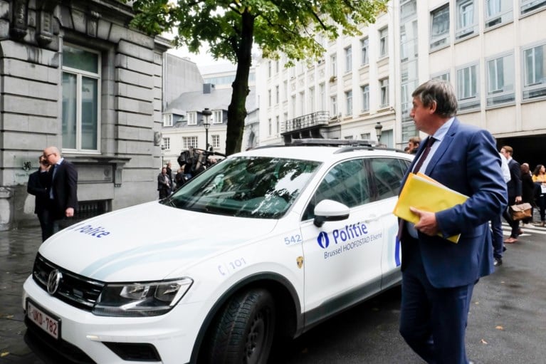 Vlaams Parlement ontruimd na bommelding: begrotingsdebat stopgezet, niets verdachts aangetroffen