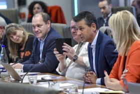 Vlaams Parlement ontruimd na bommelding: begrotingsdebat stopgezet, niets verdachts aangetroffen