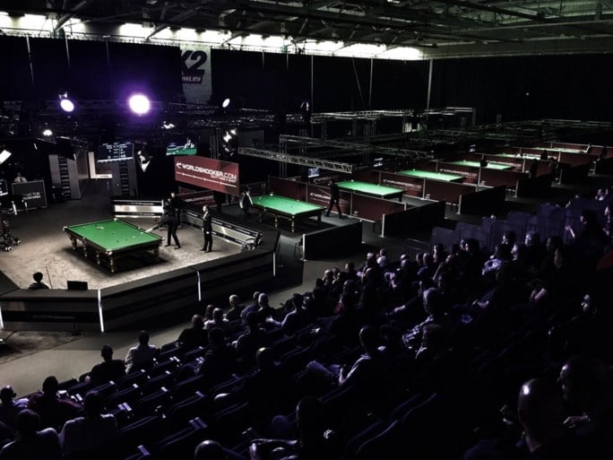 Snookercircus mét criticaster Ronnie O’Sullivan keert terug naar arena “die stinkt naar urine” (en dat is niet abnormaal)