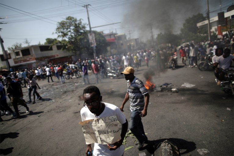 Duizenden Haïtianen sluiten zich aan bij antiregeringsprotest van populaire kunstenaars