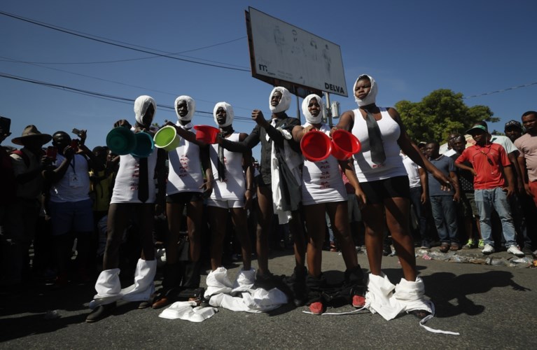 Duizenden Haïtianen sluiten zich aan bij antiregeringsprotest van populaire kunstenaars