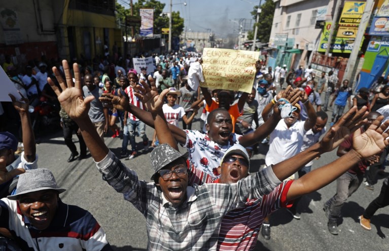 Duizenden Haïtianen sluiten zich aan bij antiregeringsprotest van populaire kunstenaars