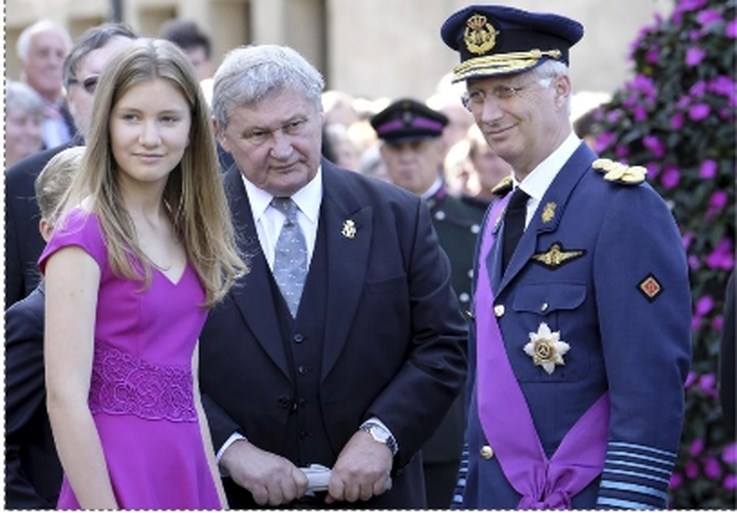 Jarige Elisabeth door de lens van hoffotograaf koning Filip: kroonprinses krijgt postzegel voor achttiende verjaardag
