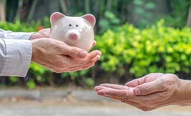 Vlaamse fiscus wordt strenger voor niet-geregistreerde giften: wat betekent dat voor jou, je (klein)kinderen en partner?