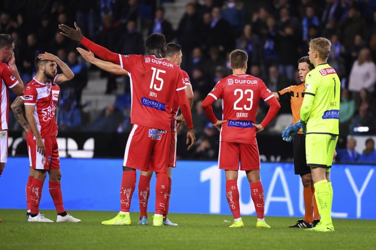 Philippe Clement hoopt op goed nieuws over Ruud Vormer en waarschuwt voor Moeskroen: “Niet onze geliefkoosde verplaatsing”