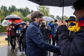 Ongeveer 120 Catalanen stappen van verblijfplaats Puigdemont naar Brussel