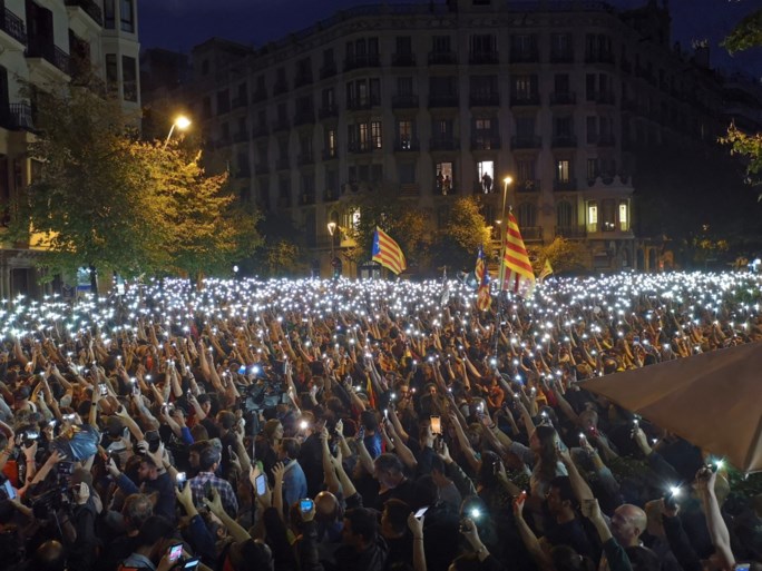 Catalaanse separatisten protesteren voor zevende nacht op rij, ditmaal vreedzaam