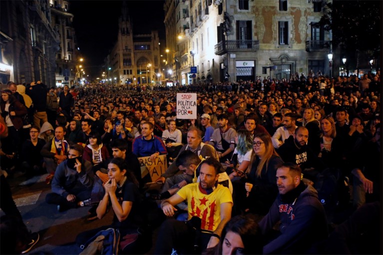 Catalaanse separatisten protesteren voor zevende nacht op rij, ditmaal vreedzaam