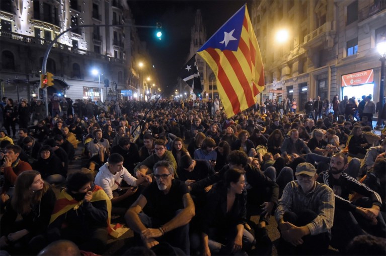 Catalaanse separatisten protesteren voor zevende nacht op rij, ditmaal vreedzaam